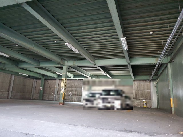 屋内駐車場塗装工事　工事前